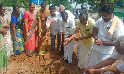 ஜமீன்ஊத்துக்குளி பேரூராட்சியில் ரூ.7¾ லட்சத்தில் சத்துணவு மையம்