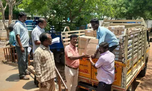 கள்ளக்குறிச்சி மாவட்ட அரசு பள்ளிகளுக்கு விலையில்லா பாடப்புத்தகங்கள் அனுப்பும் பணி தீவிரம்