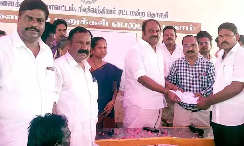 மக்களை தேடி மனுக்கள் பெறுதல் முகாமில் ரிஷிவந்தியம் தொகுதி மக்கள் அதிகம் பயன்பெற வேண்டும் வசந்தம் கார்த்திகேயன் எம்எல்ஏ பேச்சு