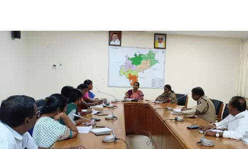 இடைநின்ற குழந்தைகளை கண்டறிந்து பள்ளியில் சேர்க்க வேண்டும் இடைநின்ற குழந்தைகளை கண்டறிந்து பள்ளியில் சேர்க்க வேண்டும்