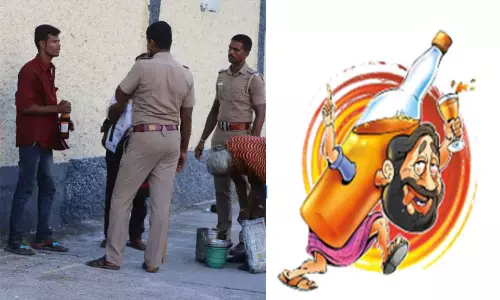 சாராய பாக்கெட்டுகளை கேட்டு போலீசாரிடம் கண்ணீர் விட்டு கெஞ்சிய மதுபிரியர்கள்...!