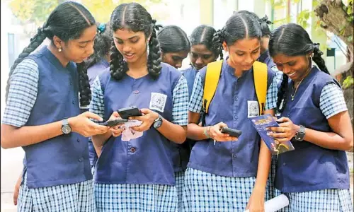 தமிழகத்தில் 10-ம் வகுப்பு பொதுத்தேர்வு முடிவுகள் வெளியானது - 91.39% பேர் தேர்ச்சி