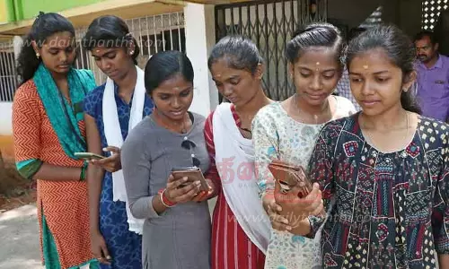 கோவையில் 93.49 சதவீதம் பேர் தேர்ச்சி