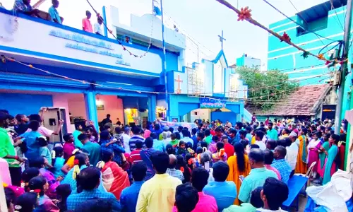 புனித பாத்திமா அன்னை ஆலய திருவிழா கொடியேற்றம் புனித பாத்திமா அன்னை ஆலய திருவிழா கொடியேற்றம்