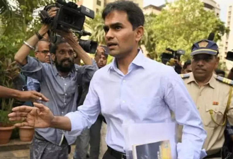 ஷாருக்கானிடம் ரூ.25 கோடி லஞ்சம் கேட்ட வழக்கு- சென்னை ஐ.ஆர்.எஸ். அதிகாரியிடம் சி.பி.ஐ. அதிரடி விசாரணை