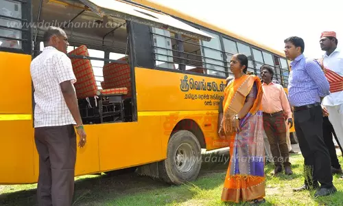 மது அருந்திவிட்டும், செல்போன் பேசியபடியும்பஸ்களை ஓட்டக்கூடாது-கலெக்டர் அறிவுரை மது அருந்திவிட்டும், செல்போன் பேசியபடியும்பஸ்களை ஓட்டக்கூடாது-கலெக்டர் அறிவுரை