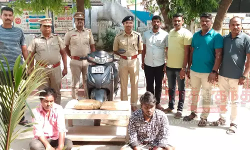 கஞ்சா கடத்திய 2 பேர் கைது கஞ்சா கடத்திய 2 பேர் கைது