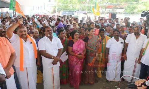 பா.ஜனதா மகளிர் அணியினர் ஆர்ப்பாட்டம் பா.ஜனதா மகளிர் அணியினர் ஆர்ப்பாட்டம்