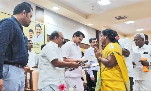 பிற மாநிலங்களுக்கு உபரி மின்சாரத்தை விற்கும் நிலைமைக்கு மின்சார வாரியம் வளர்ந்துள்ளது