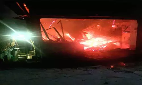 வால்பாறை ஓட்டலில் பயங்கர தீ விபத்து