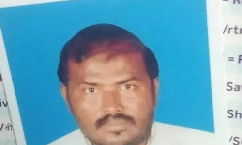 வெள்ளமடம் அருகே நள்ளிரவில் லாரிகள் மோதல்; டிரைவர் பலி