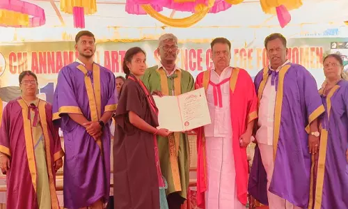 சி.எம்.அண்ணாமலை கலை கல்லூரியில் பட்டமளிப்பு விழா சி.எம்.அண்ணாமலை கலை கல்லூரியில் பட்டமளிப்பு விழா