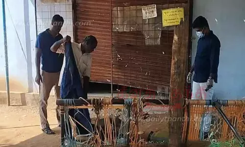 டாஸ்மாக் கடையை உடைத்து மதுபாட்டில்கள் கொள்ளை