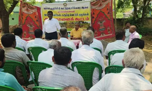 கரும்பு விவசாயிகள், தொழிலாளர்களுடனான ஆலோசனை கூட்டம்