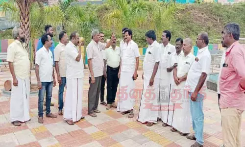 நகராட்சி ஆணையாளர், மாவட்ட தி.மு.க. செயலாளர் ஆய்வு