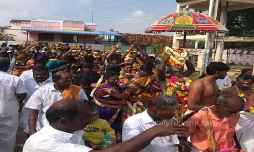 பால்குடம் எடுத்து பக்தர்கள் ஊர்வலம்