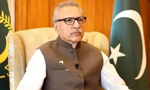 பாகிஸ்தானில் பசுமை போக்குவரத்தை ஊக்குவிக்க அதிபர் வலியுறுத்தல் பாகிஸ்தானில் பசுமை போக்குவரத்தை ஊக்குவிக்க அதிபர் வலியுறுத்தல்