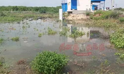 குடிநீர் குழாய் உடைப்பால் வீணாகும் தண்ணீர் குடிநீர் குழாய் உடைப்பால் வீணாகும் தண்ணீர்