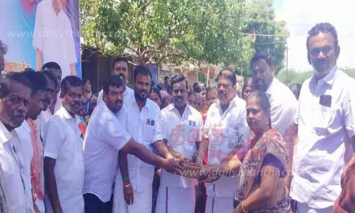 பயணிகள் நிழற்கூடத்திற்கு அடிக்கல் நாட்டு விழா