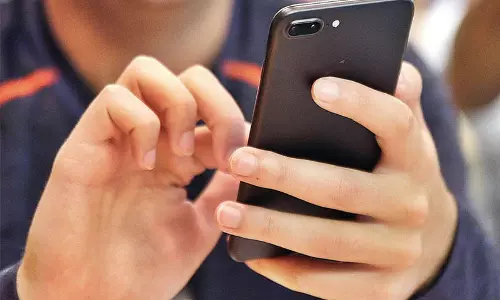 தகவல் தெரிவிக்க செல்போன் எண்