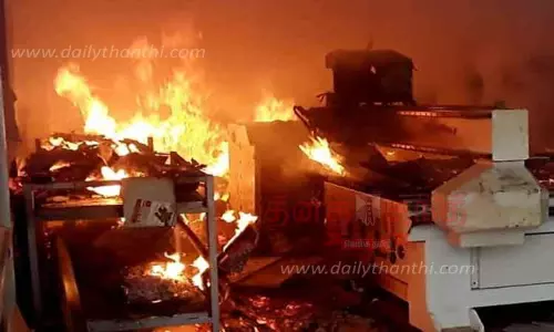 பிளக்ஸ் பிரிண்டிங் நிறுவனத்தில் பயங்கர தீ விபத்து