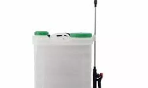 விவசாயிகளுக்கு மானியத்தில் பேட்டரி ஸ்பிரே கருவி