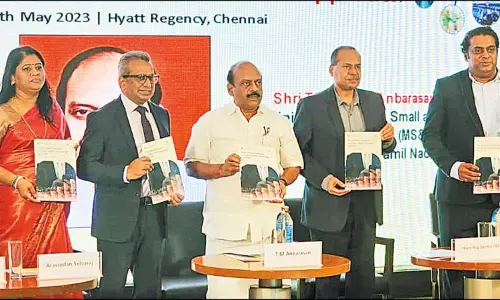 குறு, சிறு தொழில் நிறுவனங்களே நாட்டின் பொருளாதாரத்துக்கு அடித்தளம் கருத்தரங்கில், அமைச்சர் பேச்சு