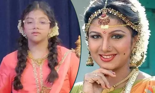 அம்மாவின் கலர் ஜெராக்ஸ் போல் ஜொலிக்கும் நடிகை ரம்பா மகள்...!