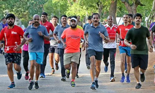 கோவையில் மாரத்தான் ஓட்டம் கோவையில் மாரத்தான் ஓட்டம்