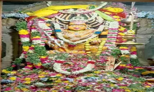 பூச்சொரிதல் விழா பூச்சொரிதல் விழா