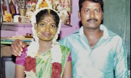 சாலை விபத்தில் கணவன்-மனைவி உடல் நசுங்கி பலி