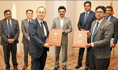 முதலீட்டாளர்களை சிவப்பு கம்பளம் விரித்து தமிழ்நாடு வரவேற்கிறது: ஜப்பான் மாநாட்டில் முதல்-அமைச்சர் பேச்சு முதலீட்டாளர்களை சிவப்பு கம்பளம் விரித்து தமிழ்நாடு வரவேற்கிறது: ஜப்பான் மாநாட்டில் முதல்-அமைச்சர் பேச்சு