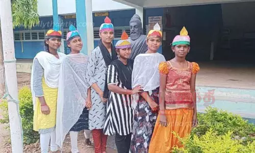 காகிதத்தில் அலங்கார பொருட்கள் தயாரிப்புஅரசு பள்ளி