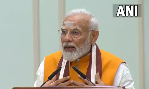 கைத்தடியாக காட்சிப்படுத்தப்பட்டது - செங்கோல் விவகாரத்தில் காங்கிரசை தாக்கிய பிரதமர் மோடி கைத்தடியாக காட்சிப்படுத்தப்பட்டது - செங்கோல் விவகாரத்தில் காங்கிரசை தாக்கிய பிரதமர் மோடி
