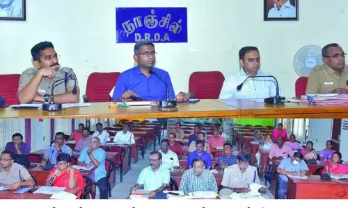 அரசு அலுவலகங்களுக்கு வரும்போது ஹெல்மெட் கட்டாயம் அரசு அலுவலகங்களுக்கு வரும்போது ஹெல்மெட் கட்டாயம்