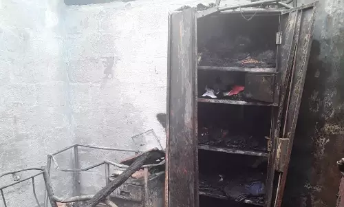 வீட்டில் தீப்பிடித்து பொருட்கள் எரிந்து நாசம்