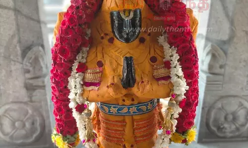 தர்மபுரி கோட்டை கோவிலில்கருடாழ்வாருக்கு சிறப்பு பூஜை