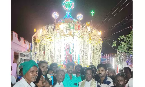 புனித சவேரியார் ஆலய தேர்பவனி