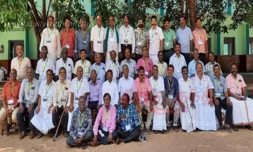 முன்னாள் மாணவர்கள் சந்திப்பு