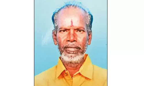 தலையில் கல்லைப்போட்டு அ.தி.மு.க. பிரமுகர் கொலை