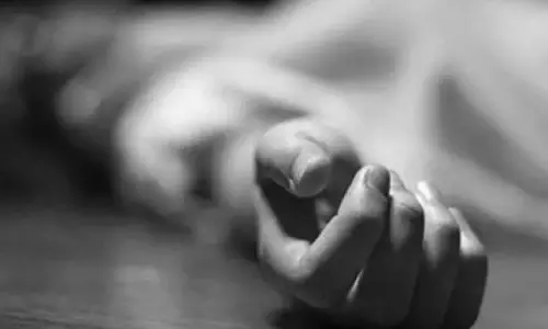 கால்வாயில் வாலிபர் பிணம் கால்வாயில் வாலிபர் பிணம்