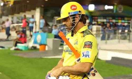 எம்எஸ் தோனி கேப்டனாக இல்லை என்றால், அவர் விளையாட மாட்டார்...: -விரேந்திர சேவாக்