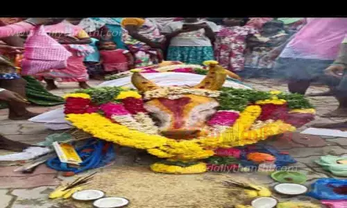 கோவில் காளைக்கு கிராம மக்கள் அஞ்சலி