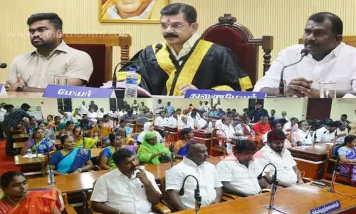 தாமிரபரணி ஆற்றில் கழிவுநீர் கலப்பதை தடுக்க வேண்டும்; மாநகராட்சி கூட்டத்தில் கவுன்சிலர்கள் வலியுறுத்தல்