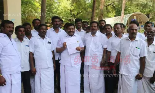 கூடங்குளம் பகுதியில் குடிநீர் தட்டுப்பாட்டை போக்க வேண்டும்; கலெக்டரிடம், முன்னாள் எம்.எல்.ஏ. இன்பதுரை மனு