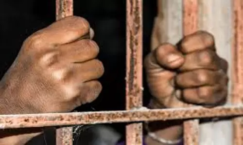 9-ம் வகுப்பு மாணவி பாலியல் பலாத்காரம்:தொழிலாளிக்கு 20 ஆண்டு சிறை தண்டனைஈரோடு மகளிர் கோர்ட்டு தீர்ப்பு 9-ம் வகுப்பு மாணவி பாலியல் பலாத்காரம்:தொழிலாளிக்கு 20 ஆண்டு சிறை தண்டனைஈரோடு மகளிர் கோர்ட்டு தீர்ப்பு