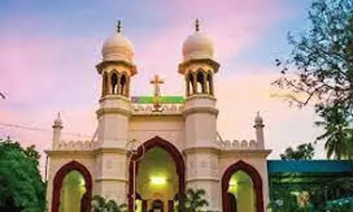 ஈரோடு சி.எஸ்.ஐ. ஆலயத்தில்கிறிஸ்தவர்கள் 2-வது நாளாக உள்ளிருப்பு போராட்டம் ஈரோடு சி.எஸ்.ஐ. ஆலயத்தில்கிறிஸ்தவர்கள் 2-வது நாளாக உள்ளிருப்பு போராட்டம்