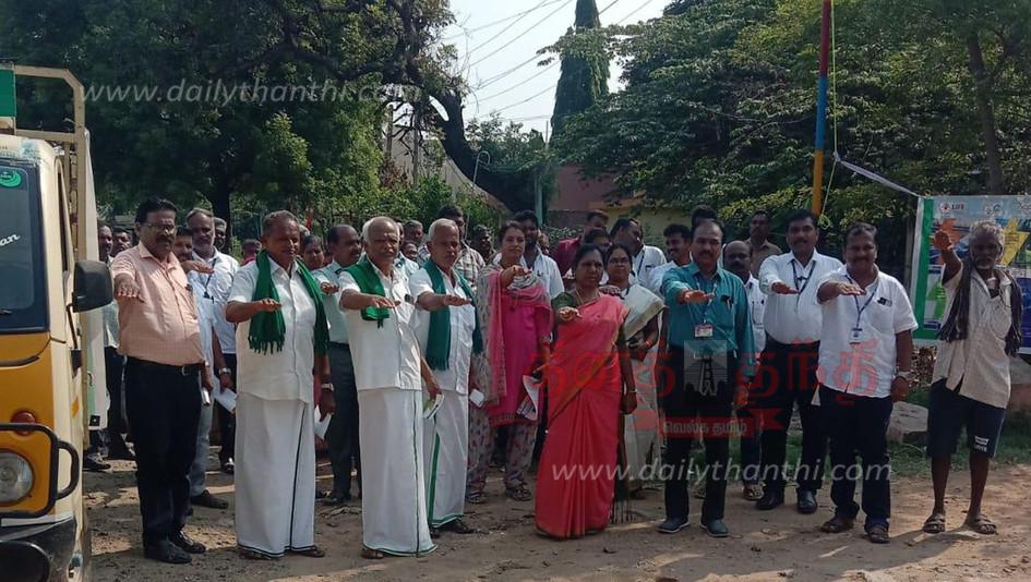 வெள்ளிச்சந்தையில்மின்சார வாகன பயன்பாடு குறித்து விழிப்புணர்வு ஊர்வலம்