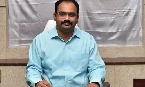 திருவாலங்காடு ஒன்றியத்தில் 3 ஊராட்சி மன்ற தலைவர்களின் அதிகாரம் பறிப்பு - திருவள்ளூர் மாவட்ட கலெக்டர் நடவடிக்கை திருவாலங்காடு ஒன்றியத்தில் 3 ஊராட்சி மன்ற தலைவர்களின் அதிகாரம் பறிப்பு - திருவள்ளூர் மாவட்ட கலெக்டர் நடவடிக்கை