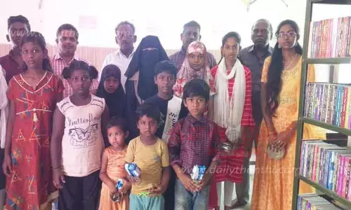 நூலகத்தில் மாணவர்களுக்கு கட்டுரை போட்டி